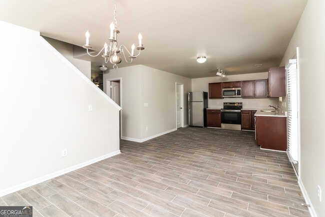 Building Photo - 404 Scenic View Ct