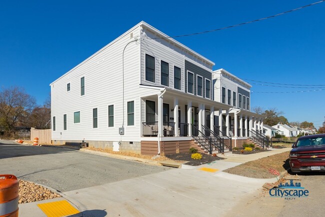 Foto del edificio - Swanky Newer Home In Church Hill