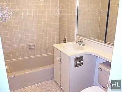 Building Photo - 240 East 90th street 1A