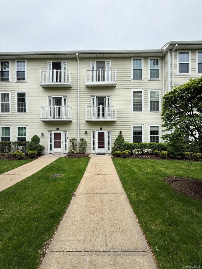 Building Photo - 31 Greenridge Ave