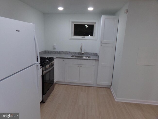 Foto del edificio - 276 E Main St