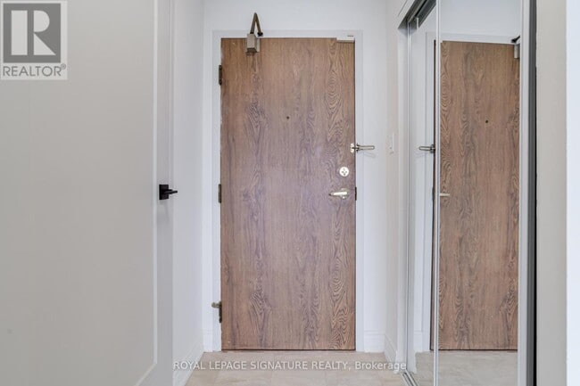 Photo du bâtiment - 550 Webb Dr