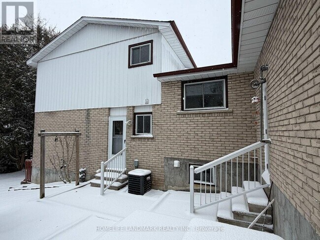 Photo du bâtiment - 874 Sparrow Rd