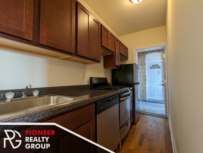 Foto del edificio - 949 W Cornelia Ave