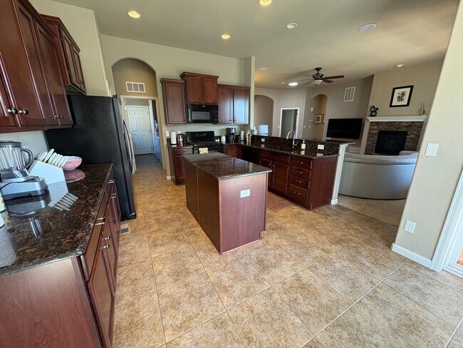 Building Photo - Highly Desirable Anthem Ranch 55+ community.