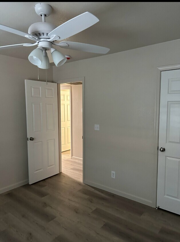 Foto principal - 1074 S Jordan Way