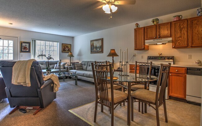Kitchen, Eat-In,Views - 256 Peck Ln