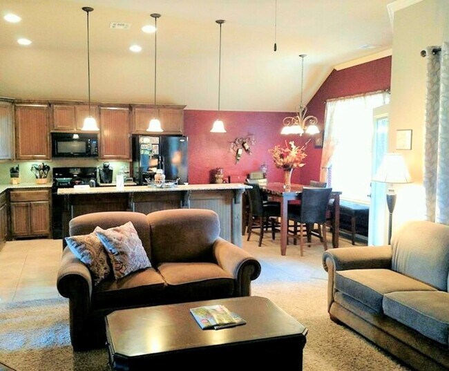 Foto del edificio - Beautiful Home Near Tinker & Boeing