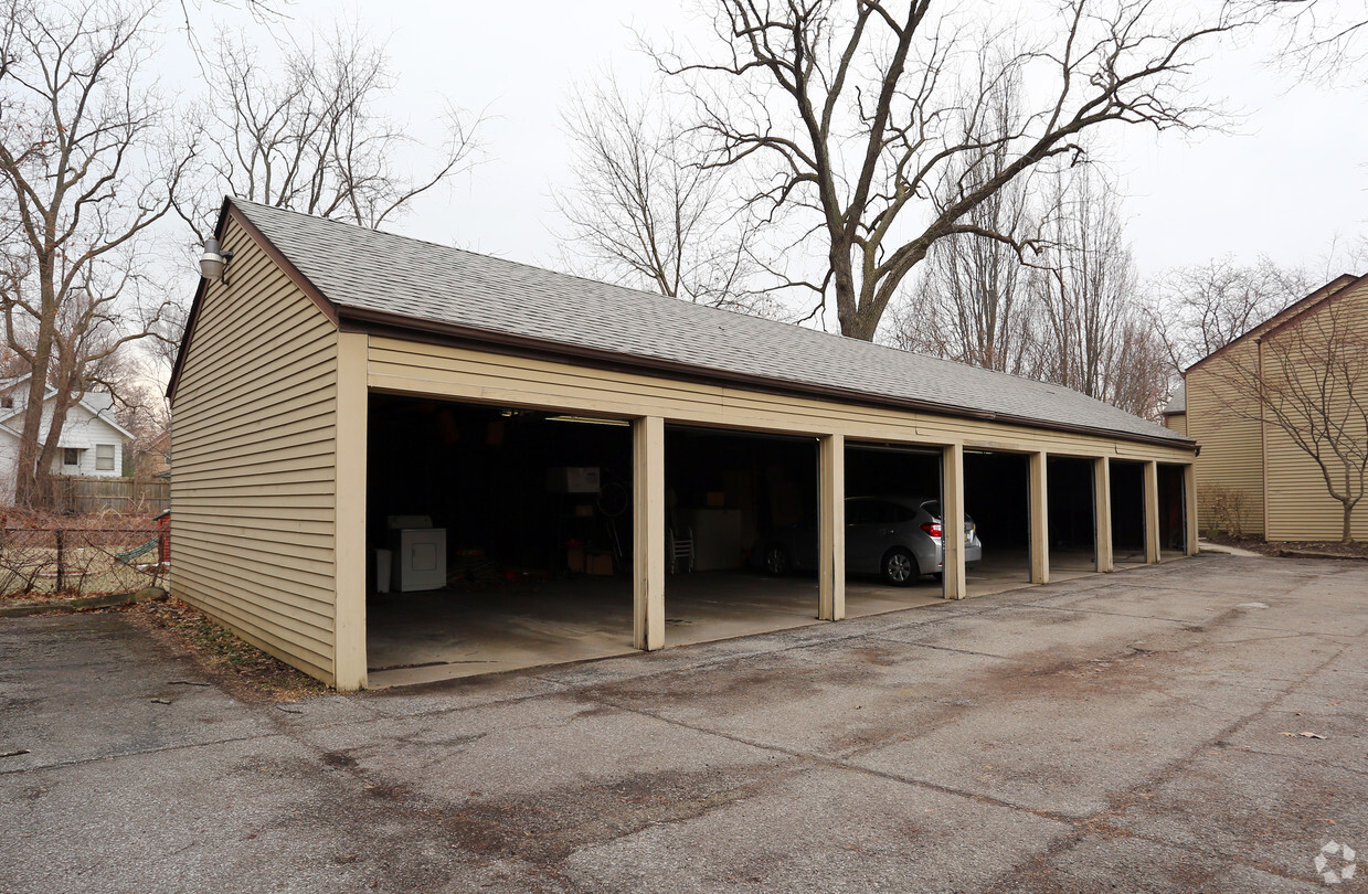 2370 2nd St, Cuyahoga Falls, OH 44221 Apartments - Cuyahoga Falls, OH