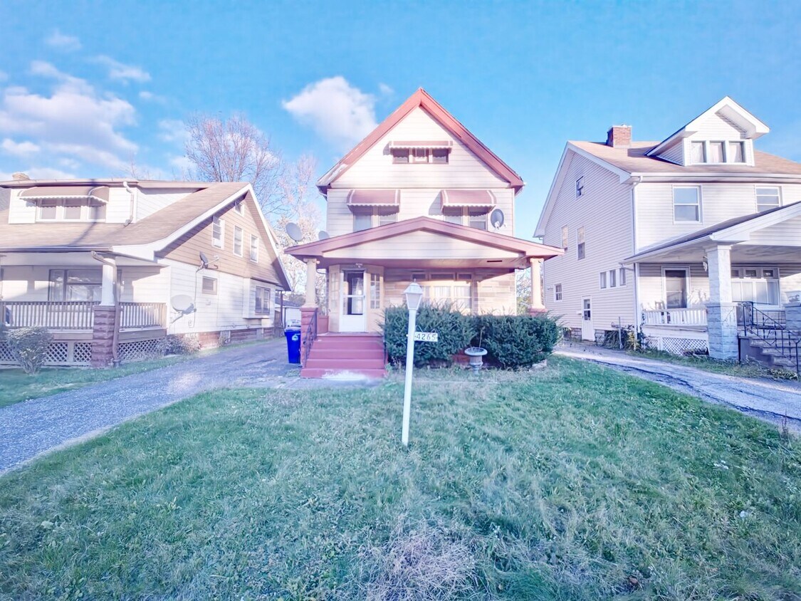 Primary Photo - 4265 E 128th St, Cleveland, OH 44105