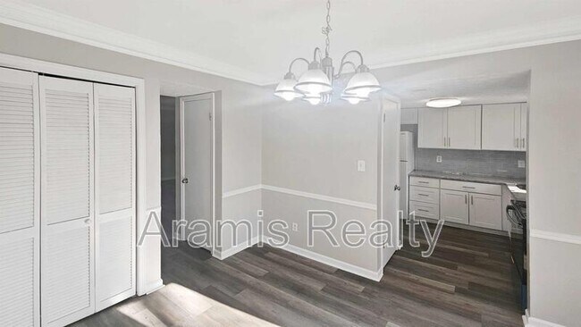 Foto del edificio - 3011 Spruce Cir - 1