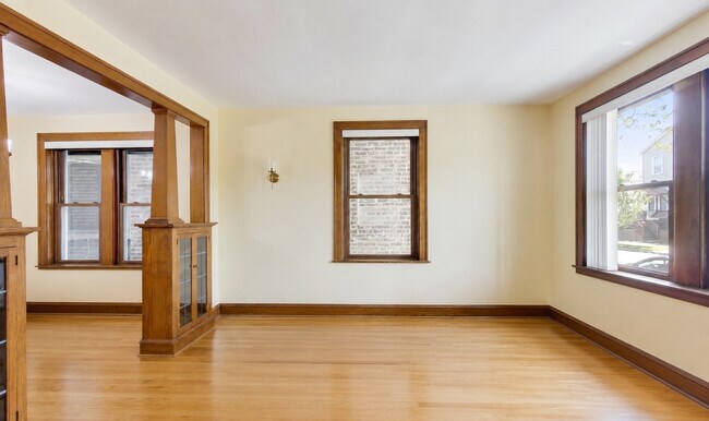 Foto del edificio - 3427 S Emerald Ave