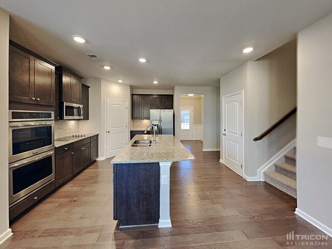 Building Photo - 3034 Butterfield Ave