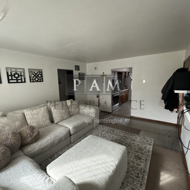 Foto del edificio - 2155 S 102nd St