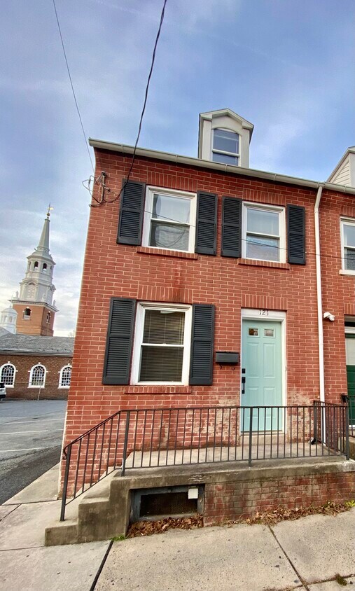 121 E Vine St, Lancaster, PA 17602 House Rental in Lancaster, PA