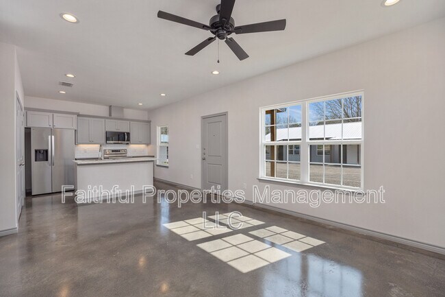 Foto del edificio - 10407 County Rd 2180
