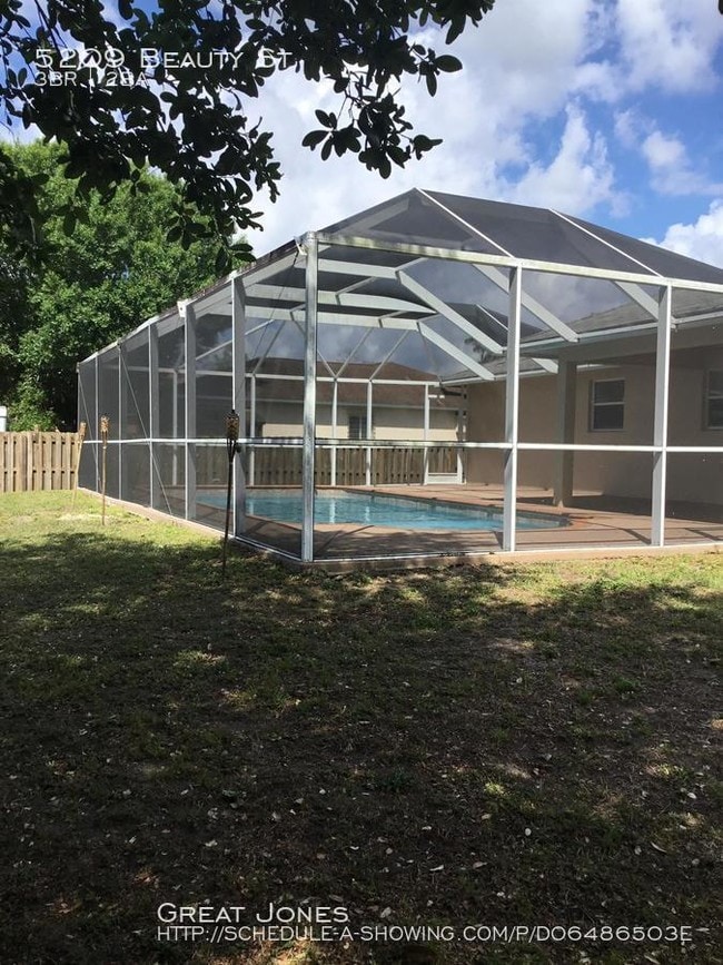Building Photo - GREAT 3/2/2 POOL HOME WITH FENCED IN YARD!
