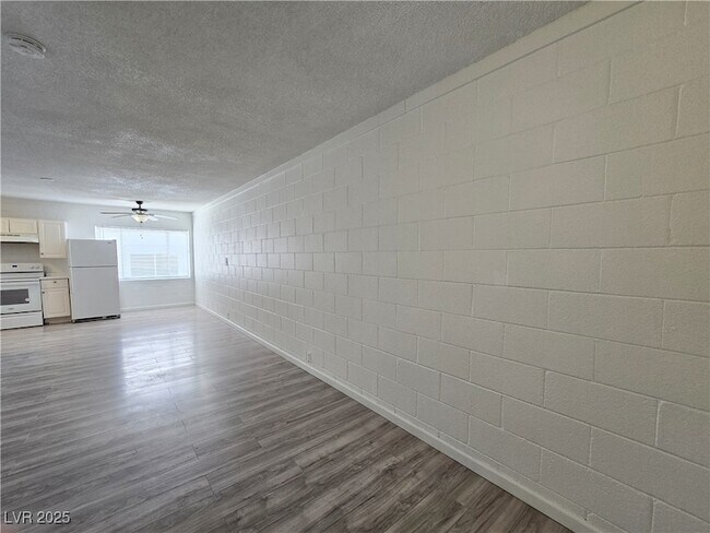 Foto del edificio - 2913 Stewart Ave
