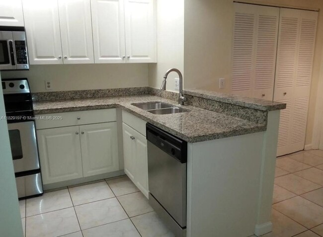Building Photo - 200 Crosswinds Dr