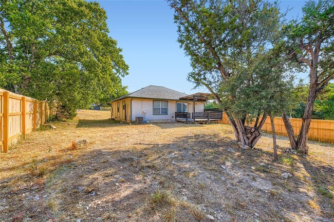 Building Photo - 930 Panorama Dr