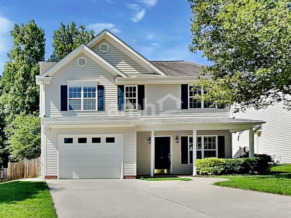 Primary Photo - 14 Bluestem Ct
