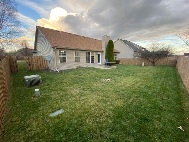 Fenced Backyard - 291 Ransom Trce