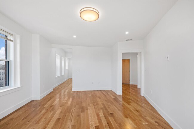 Building Photo - 6 Harrington Ter