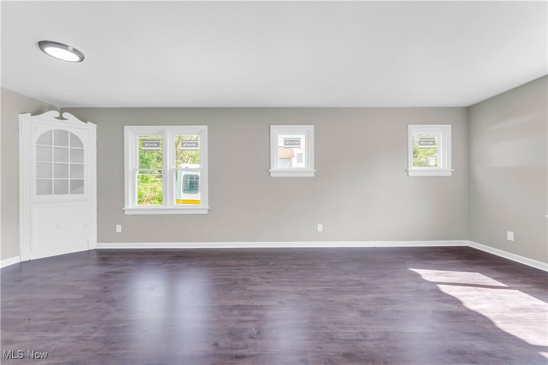 4646 E 147th St Cleveland, OH 44128 – photo 5