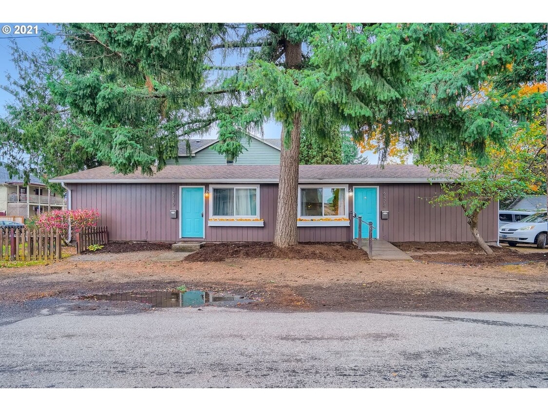 Photo - 6428 SE Schiller St (Portland, OR)