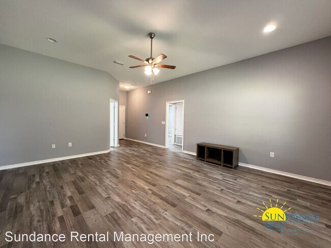 Foto del edificio - 4 br, 2 bath House - 5802 Dogwood Drive E