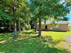 Building Photo - 17113 Green Hill Rd