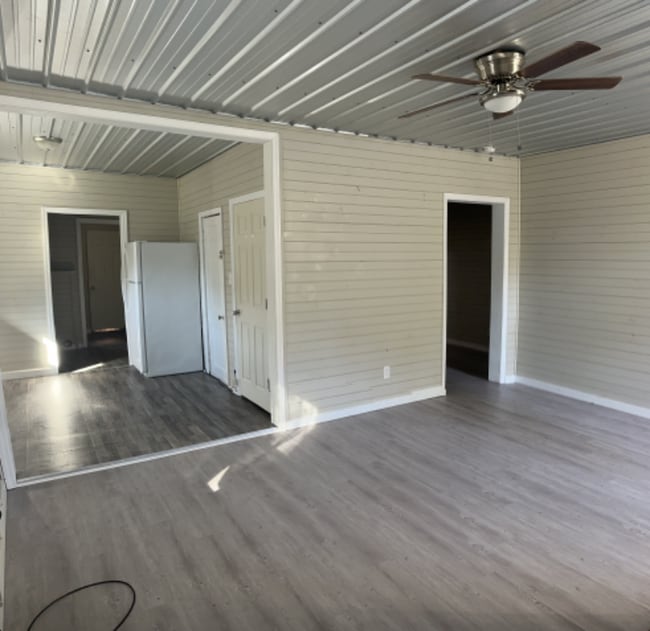 Building Photo - 213 Fite Ave E