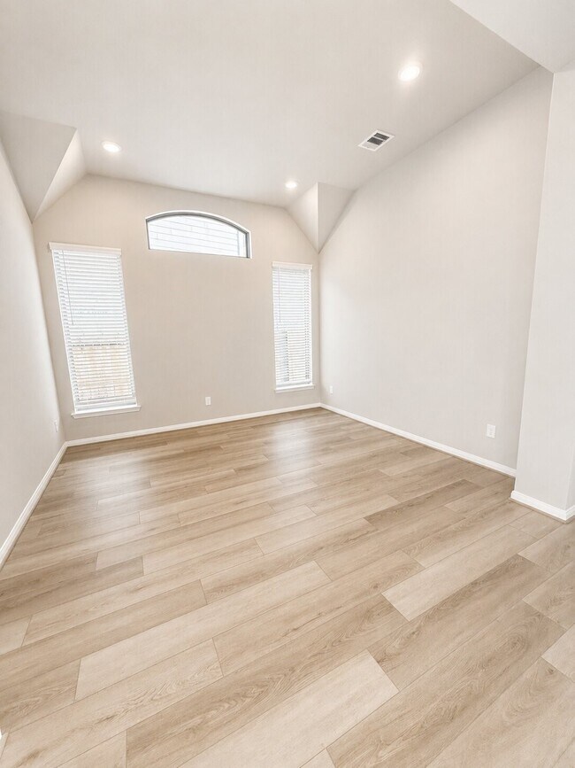 Building Photo - 10519 Bright Cloud Dr