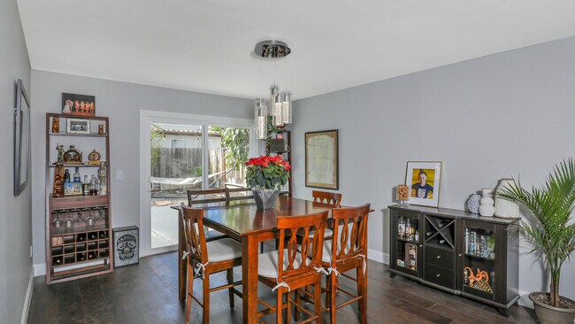 Building Photo - 7548 Margerum Ave