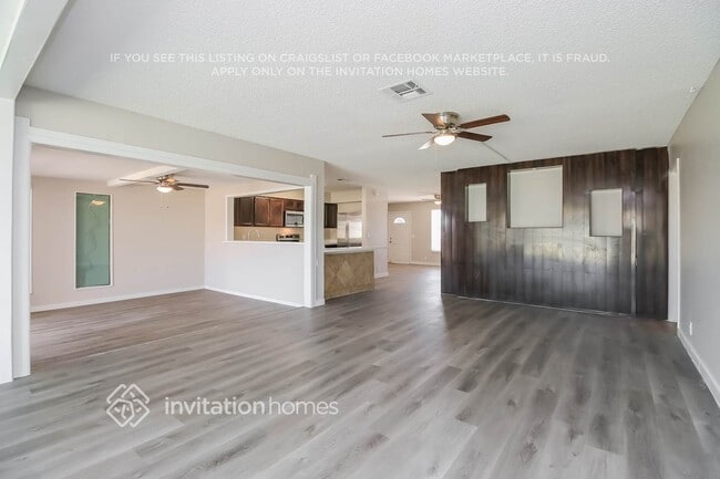 Building Photo - 732 W Flower Ave