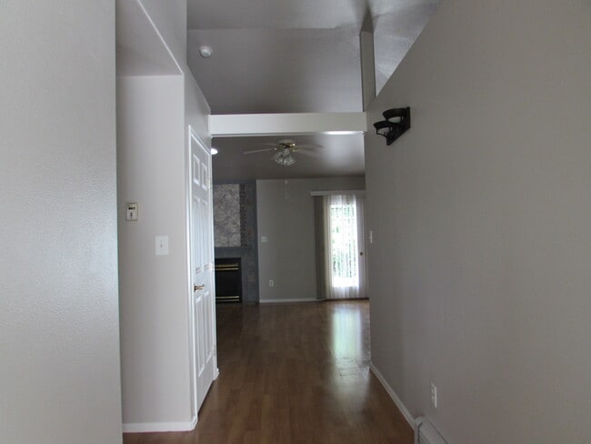Building Photo - 3191 Highview Rd