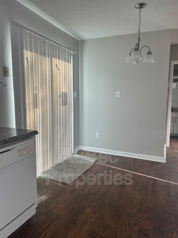 Photo - 8500 Quarry Rd House