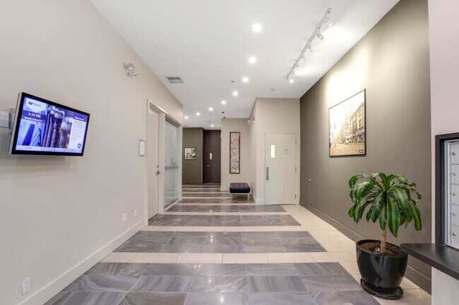 Photo du bâtiment - 444 W 6th Ave