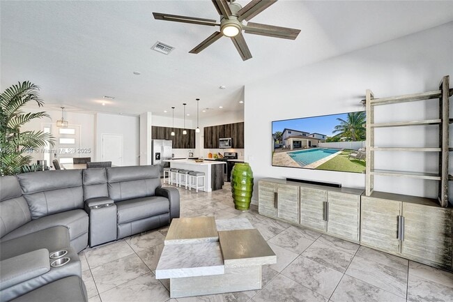 Foto del edificio - 4947 Whispering Way