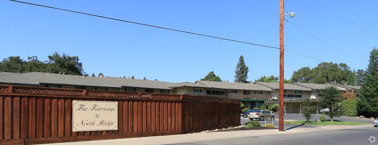 Foto del edificio - The Fairways at North Ridge