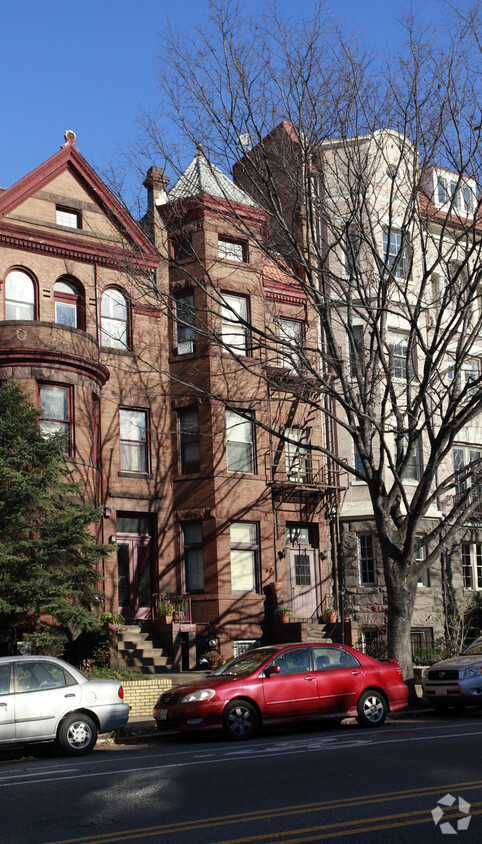 Foto del edificio - 1919 Calvert St NW