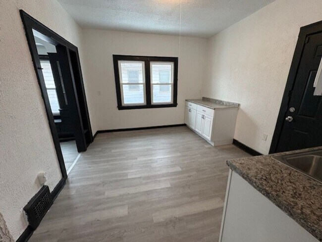 Foto del edificio - 3611 E 147th St