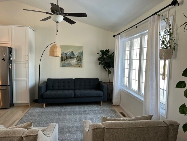 Building Photo - 628 Grayhawk Dr