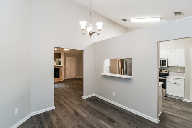 Foto del edificio - 2030 Avila Way