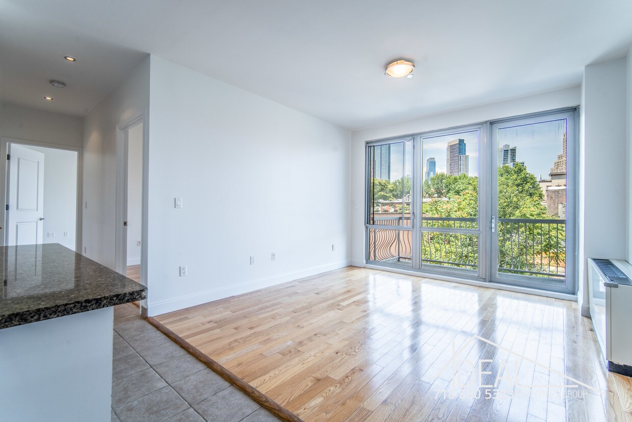 Foto principal - 114 4th Ave