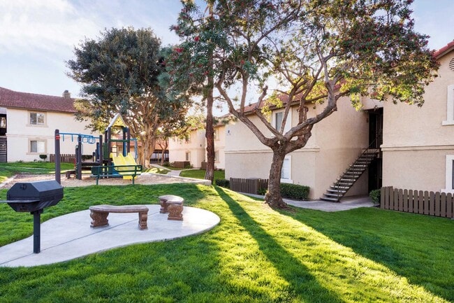Building Photo - Elan Shadowridge Meadows