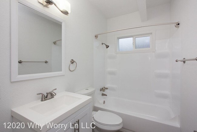 Building Photo - 12020 SW Why Worry Ln