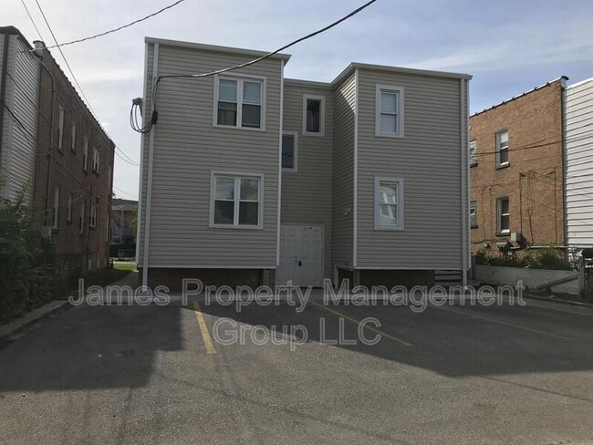 Building Photo - 9049 Bronx Ave 1S