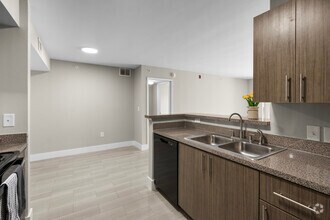 1BR, 1BA - 751SF - Kitchen/ Dining Room - Vista Verde at Coconut Creek