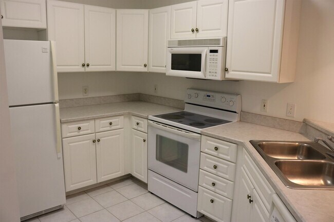 Foto del edificio - 3323 Haley Pointe Rd